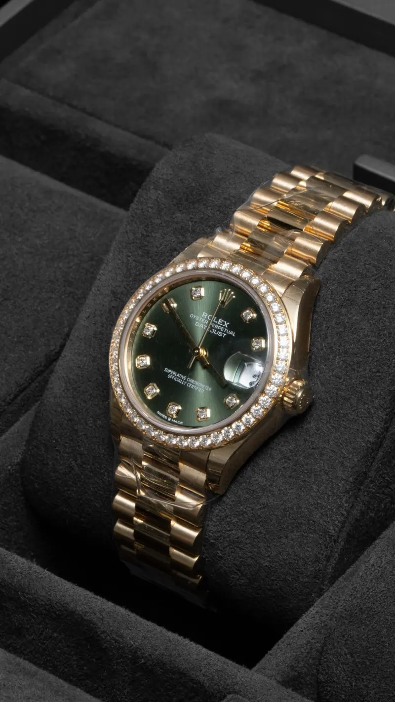 Rolex Datejust 31 Yellow Gold Olive Green, Yellow gold, Olive-green diamond dial, Diamond bezel