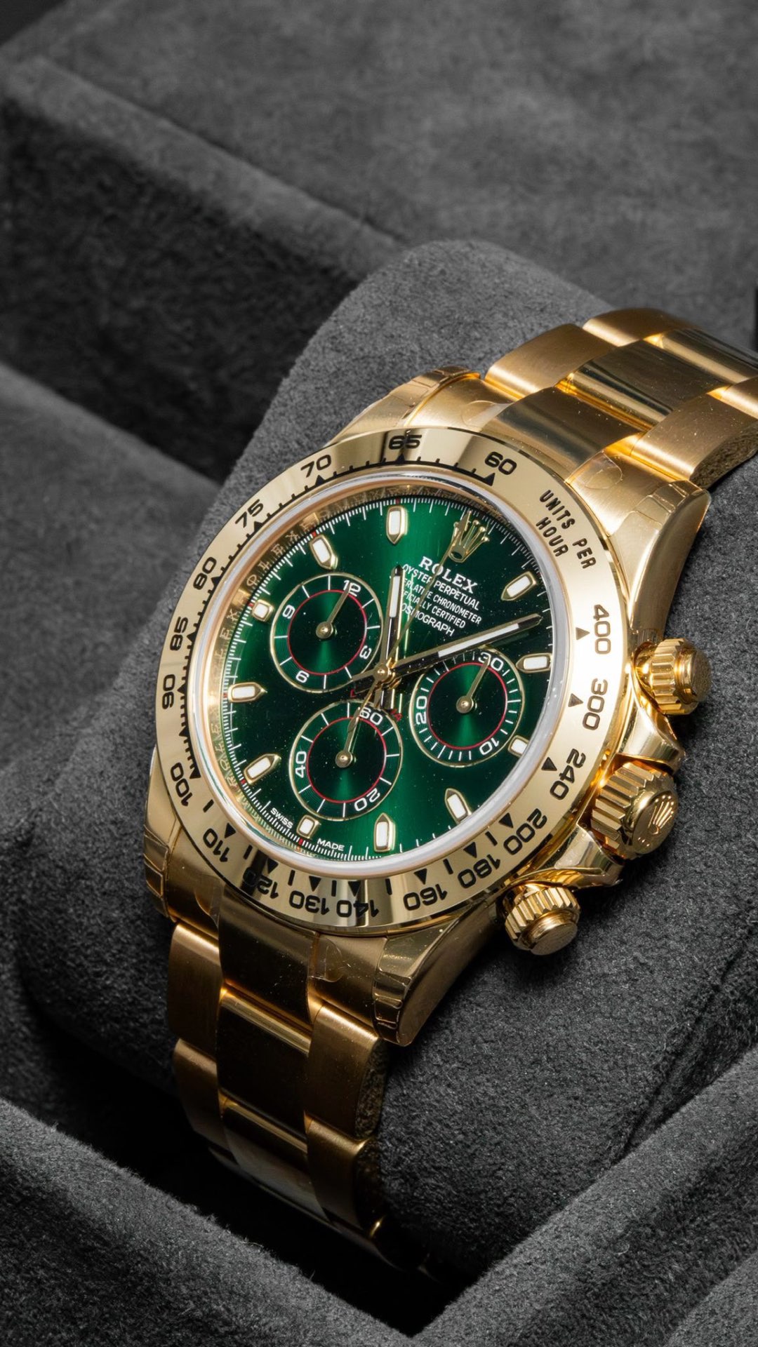 Cosmograph Daytona Yellow Gold Green — Yellow gold · Green dial · Oyster bracelet — Rolex