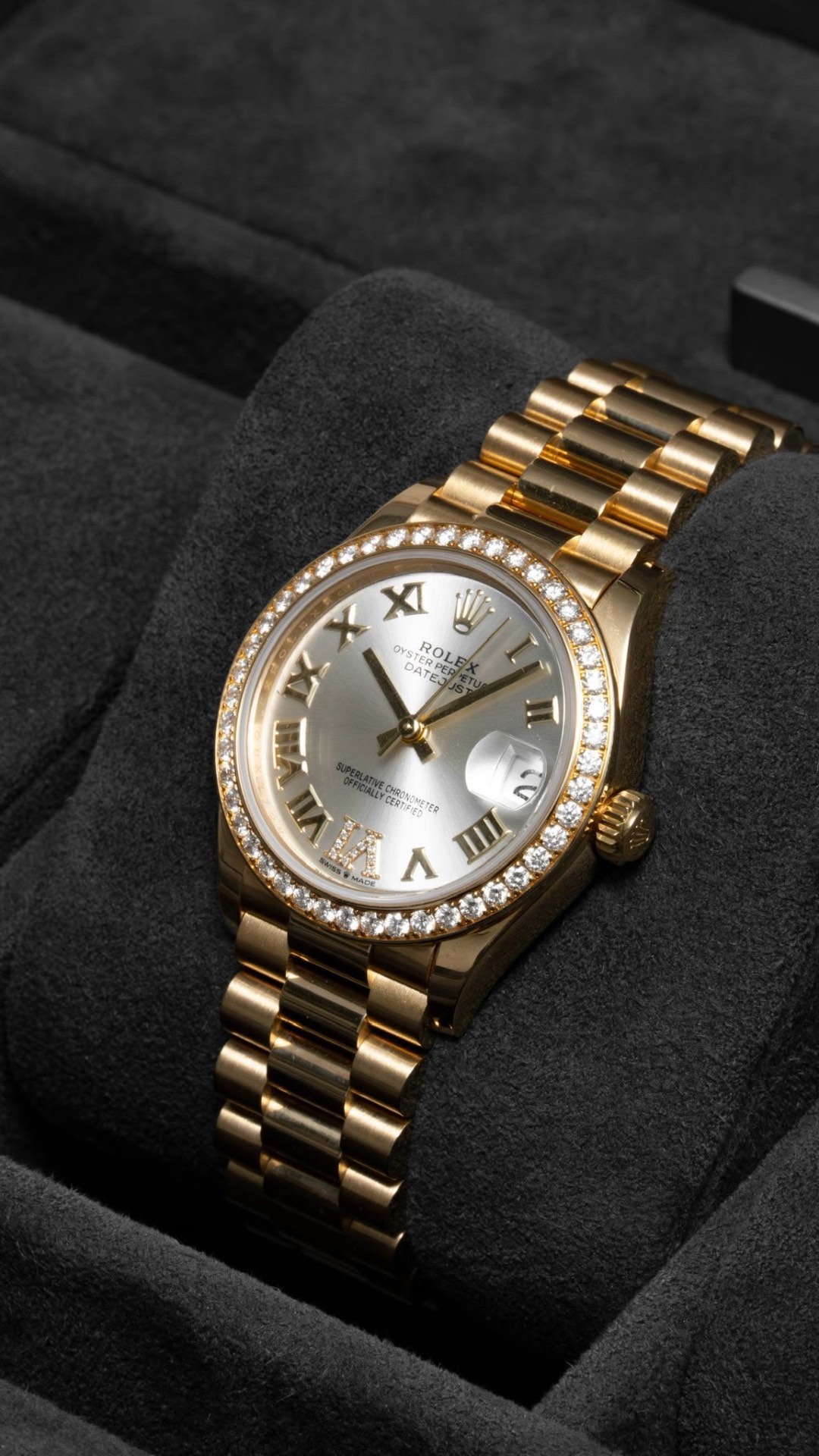 Datejust 31 Yellow Gold Silver Roman — Yellow gold · Silver Roman dial with diamond VI · Diamond bezel — Rolex