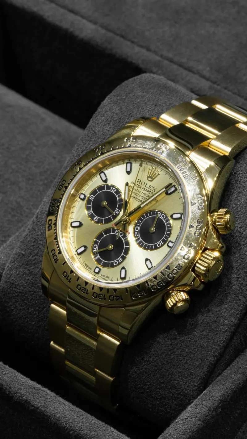 Rolex Cosmograph Daytona Yellow Gold Champagne, Yellow gold, Champagne dial with contrasting black subdials