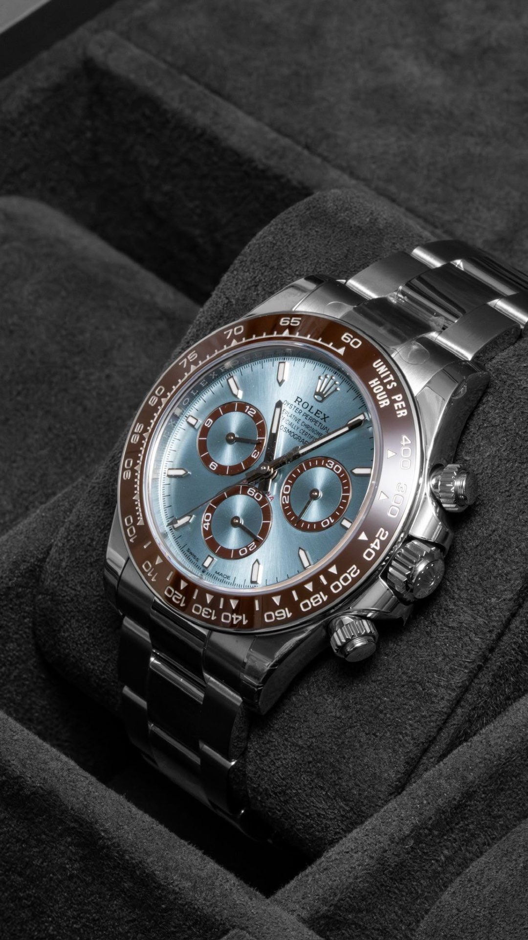 Cosmograph Daytona Ice Blue — Platinum · Ice-blue dial · Brown ceramic bezel — Rolex