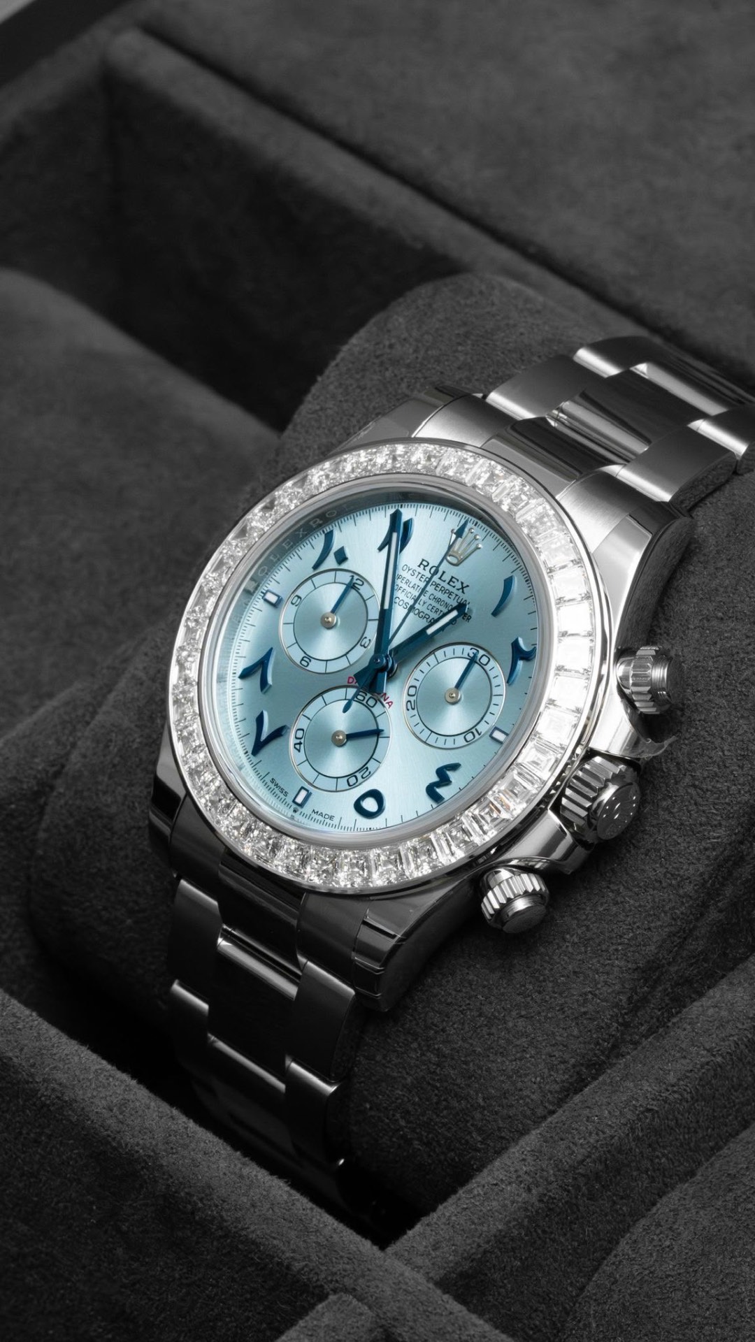 Cosmograph Daytona Ice Blue Arabic Diamond — White gold · Ice-blue Arabic dial · Baguette-diamond bezel — Rolex